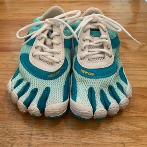 Vibram 5 Fingers Toe Shoes!